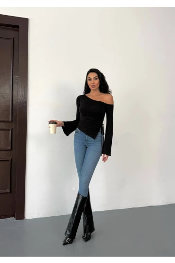 Kadın Siyah Asimetrik Kesim İspanyol Kol Beli Büzgülü Sandy Bluz HZL25W-FRY123591