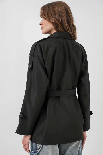 Kadın Siyah Dik Yaka Kuşaklı Astarlı Kısa Trençkot HZL25W-BD159801