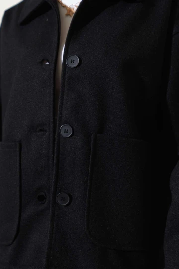 Kadın Siyah Düğmeli Cepli Kısa Kaşe Ceket HZL25W-BD107131