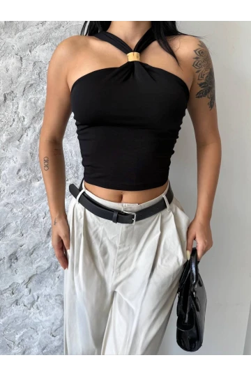 Kadın Siyah Halter Yaka Metal Detaylı Şık Crop Bluz HZL25S-FRY123251