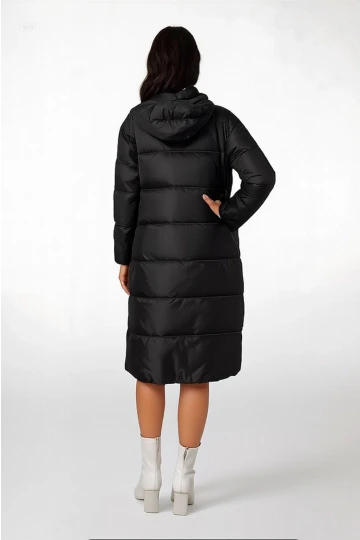 Kadın Siyah Kapşonlu Uzun Oversize Şişme Mont HZL22W-BD151201