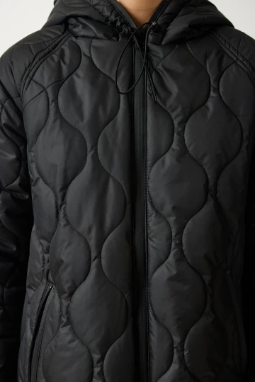 Kadın Siyah Kapüşonlu Kapitone Uzun Şişme Mont HZL24W-BD151771