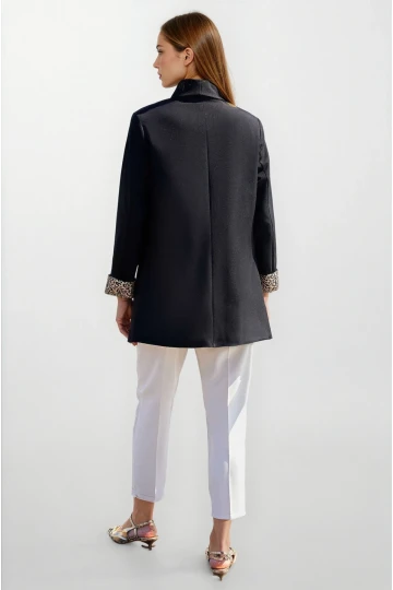 Kadın Siyah Leopar Astarlı Düğme Detaylı Blazer Ceket HZL25W-BD107041