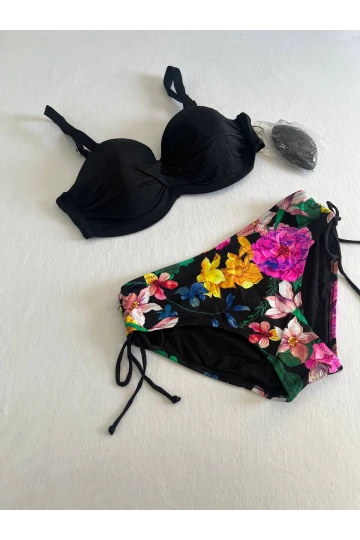 Kadın Siyah Taş İşlemeli Çiçek Desenli Bikini Takım HZL25S-LC3368