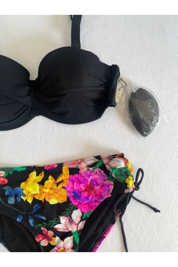 Kadın Siyah Taş İşlemeli Çiçek Desenli Bikini Takım HZL25S-LC3368