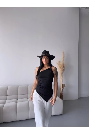 Kadın Siyah Tek Omuz Asimetrik Kesim Sandy Bluz HZL25S-FRY123241