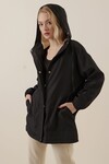 Kadın Siyah Kapüşonlu Hafif Oversize Cep Detaylı İçi Suni Kürklü Boyfriend Kaban HZL23W-BD151591