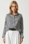 Kadın Siyah Beyaz Çizgili Dökümlü Oversize Saten Görünümlü Gömlek HZL24S-BD1202421
